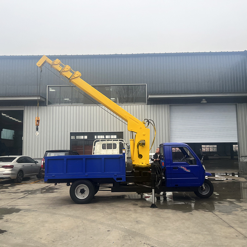 Three-wheel Truck Mounted Crane