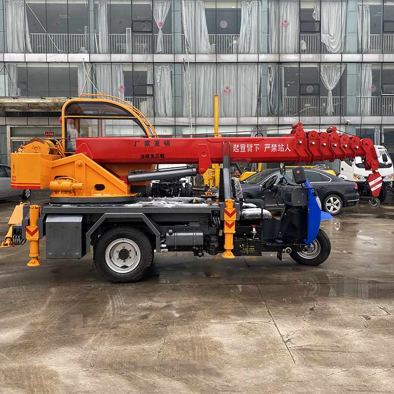 Three-Wheel Crane